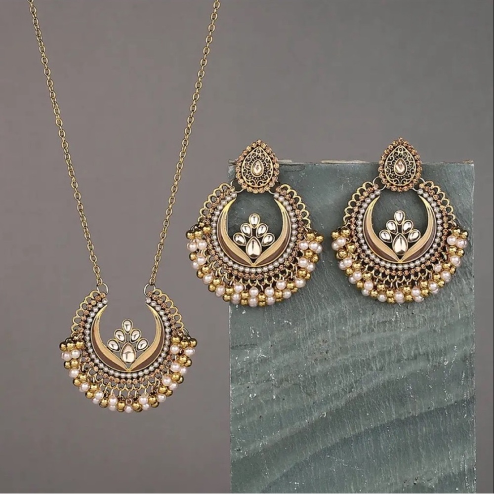 NWT Gold Tone and Pearl Set of Statement Earrings and Necklace